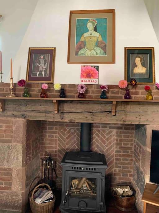 Unique 17C Listed Barn In A Shropshire Hamlet. Villa Albrighton Kültér fotó